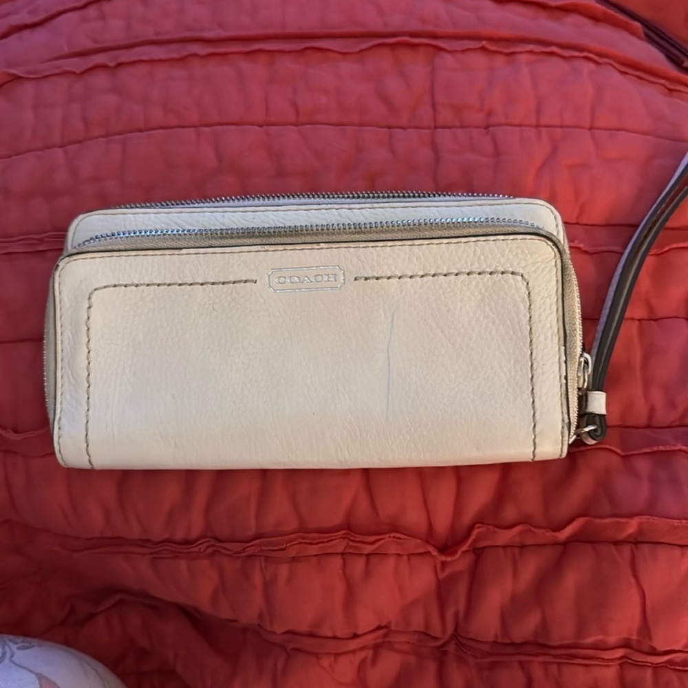 Coach Cream Leather Wallet with Zipper Closure